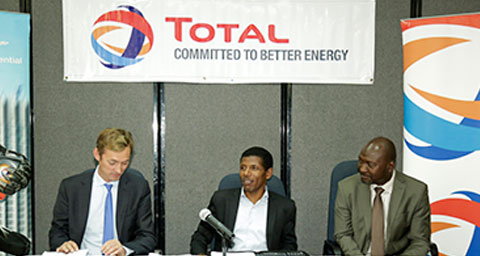 Total Ethiopia has signed a three years partnership contract with the famous and world acclaimed Ethiopian runner Haile Gebreselassie.
